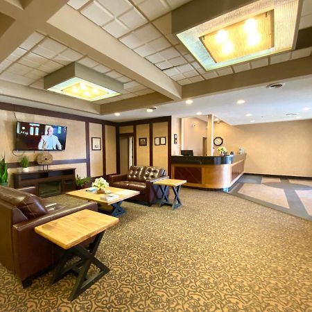 The George Dawson Inn & Conference Centre Dawson Creek Bagian luar foto