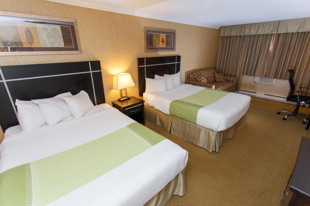 The George Dawson Inn & Conference Centre Dawson Creek Bagian luar foto