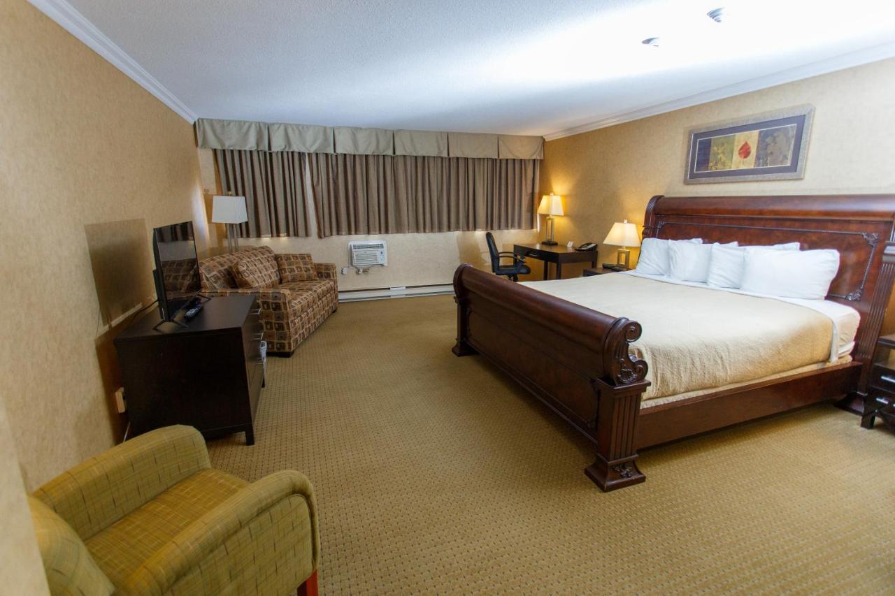The George Dawson Inn & Conference Centre Dawson Creek Bagian luar foto