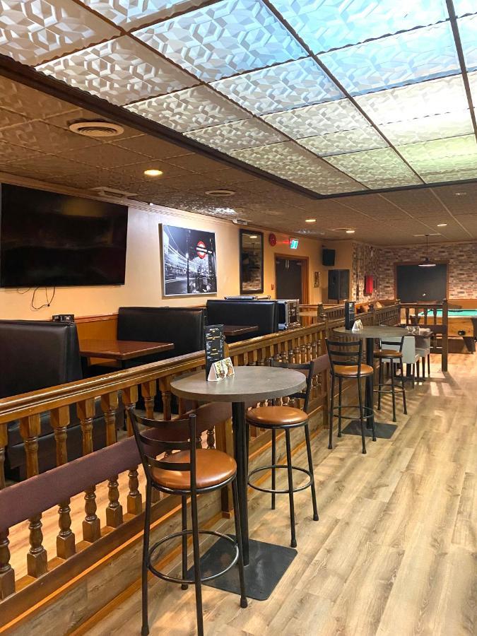 The George Dawson Inn & Conference Centre Dawson Creek Bagian luar foto
