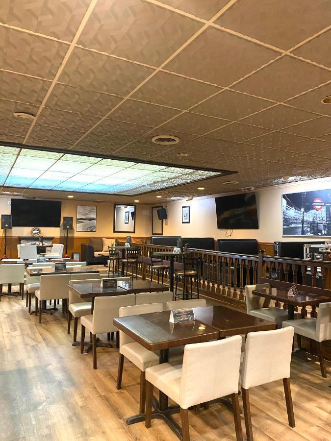 The George Dawson Inn & Conference Centre Dawson Creek Bagian luar foto
