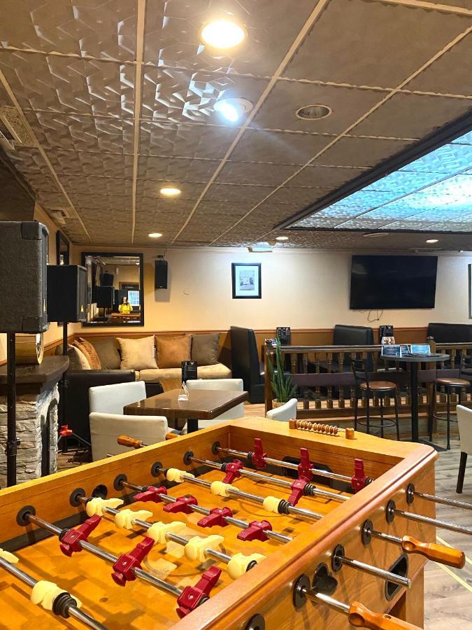 The George Dawson Inn & Conference Centre Dawson Creek Bagian luar foto