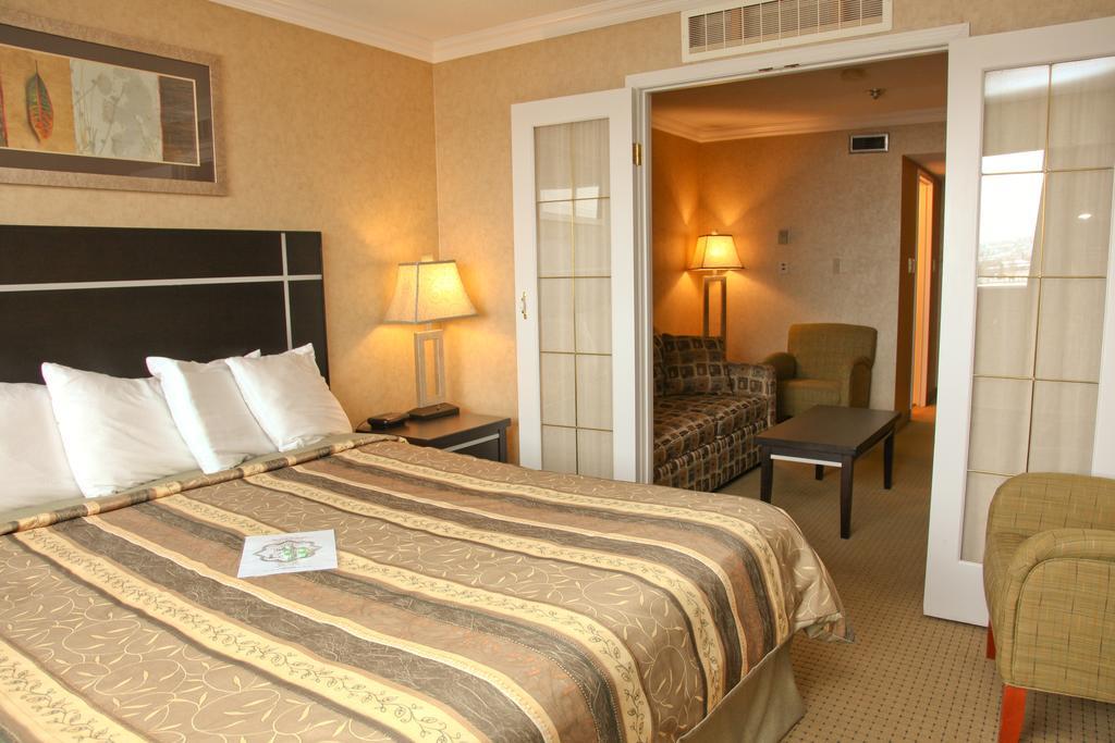 The George Dawson Inn & Conference Centre Dawson Creek Bagian luar foto