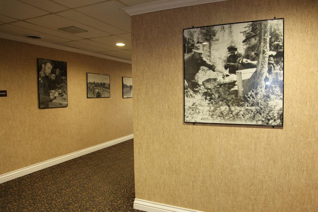 The George Dawson Inn & Conference Centre Dawson Creek Bagian luar foto
